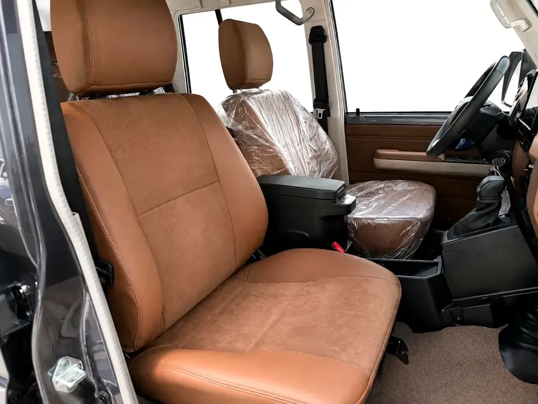 Toyota Land Cruiser 4.0 AT 4WD (275 حصان) - 13