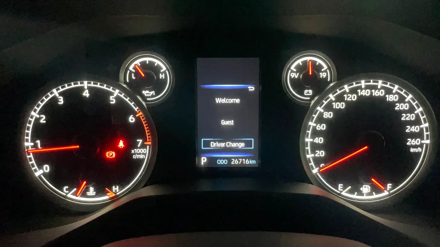 Toyota Land Cruiser 4.0 AT 4WD (275 حصان) - 9