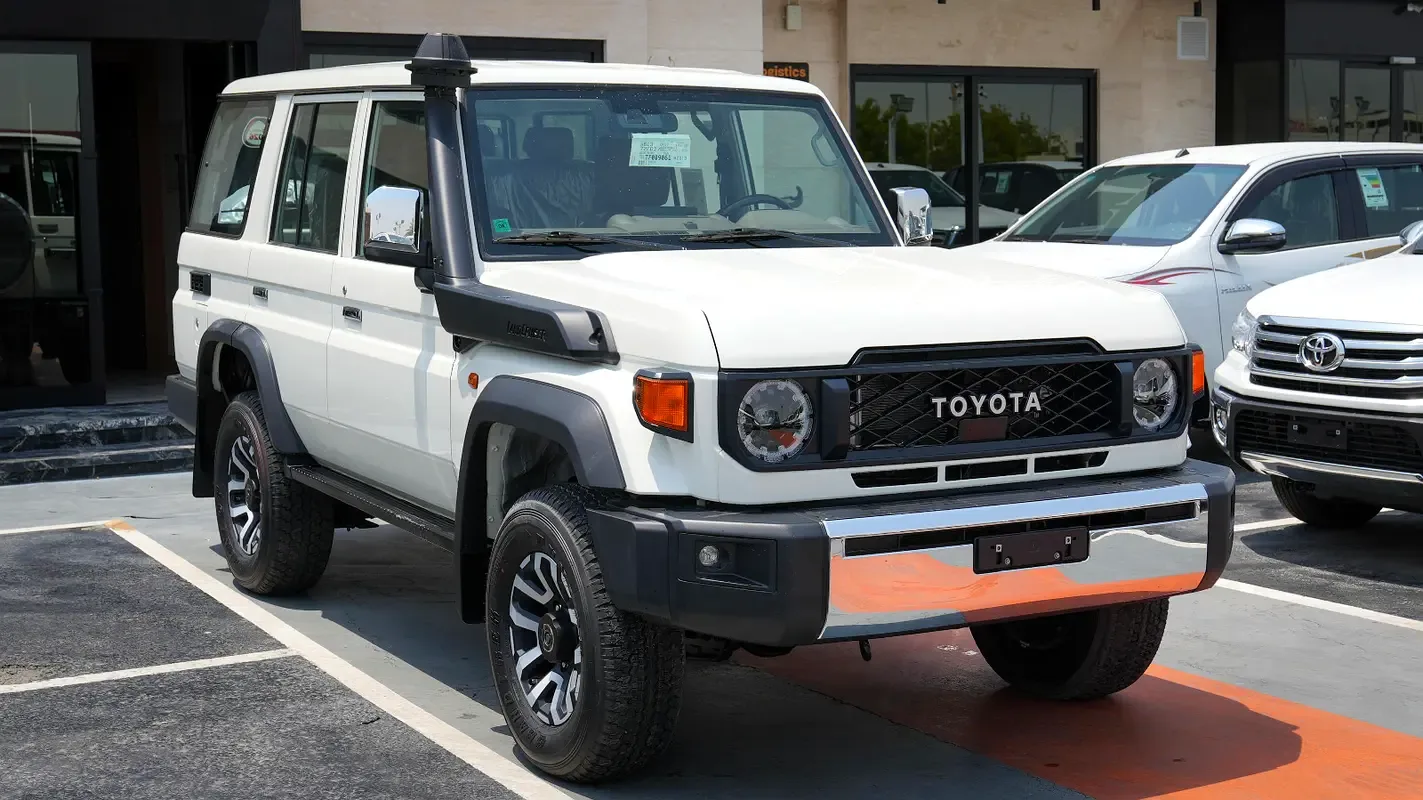 Toyota Land Cruiser 4.0 AT AWD (228 hp)