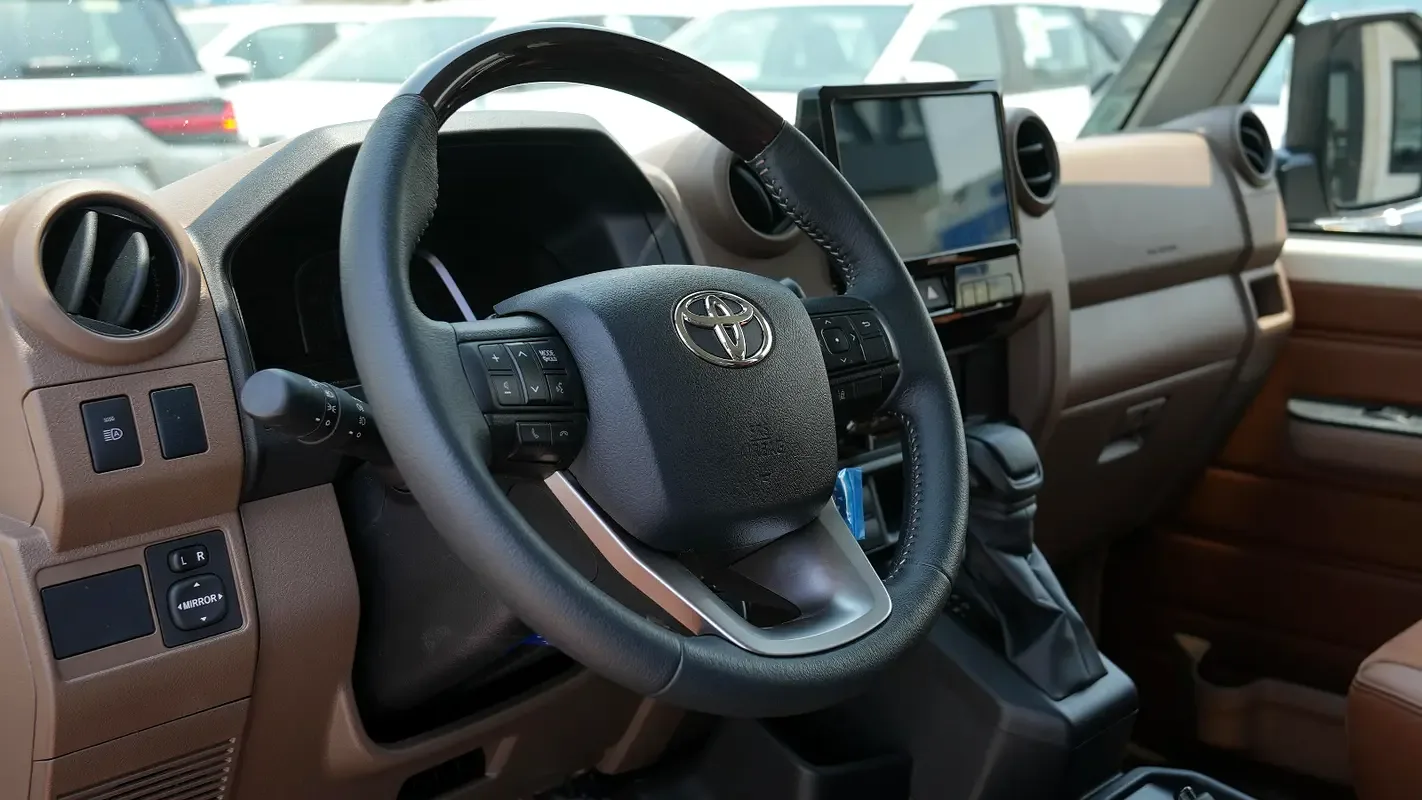 Toyota Land Cruiser 4.0 AT AWD (228 hp) - 9