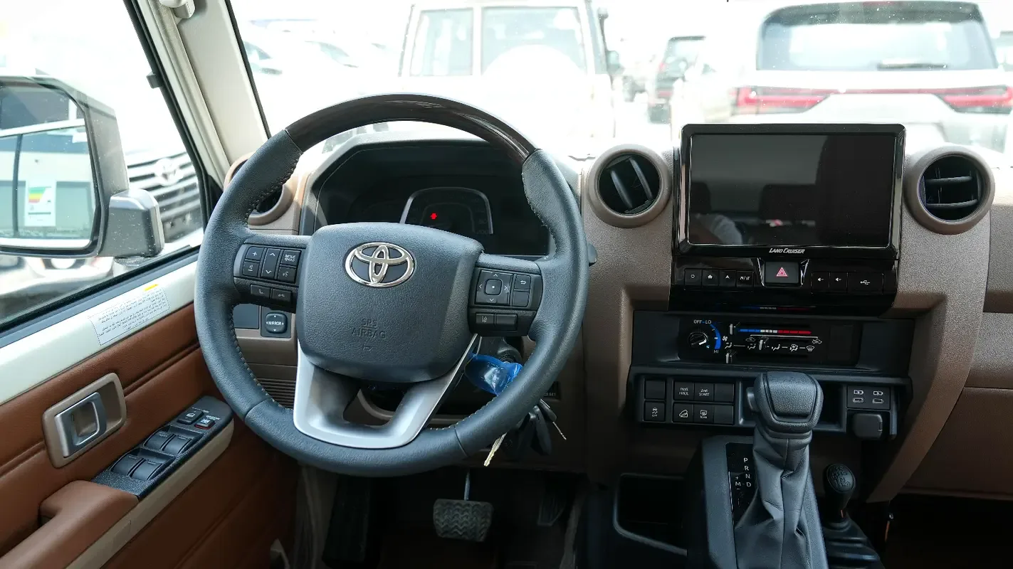 Toyota Land Cruiser 4.0 AT AWD (228 hp) - 13