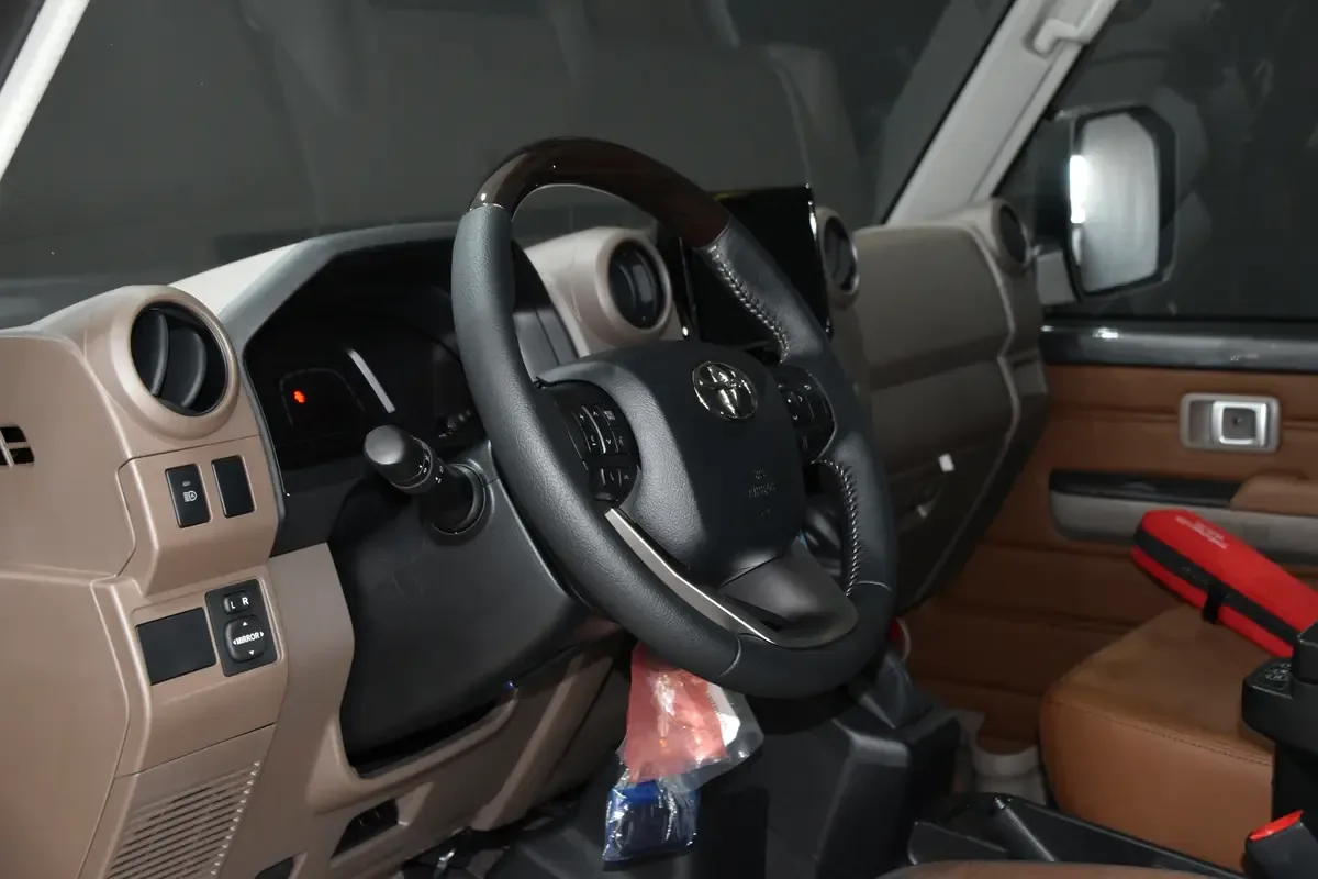 Toyota Land Cruiser 4.0 AT AWD (228 حصان) - 8