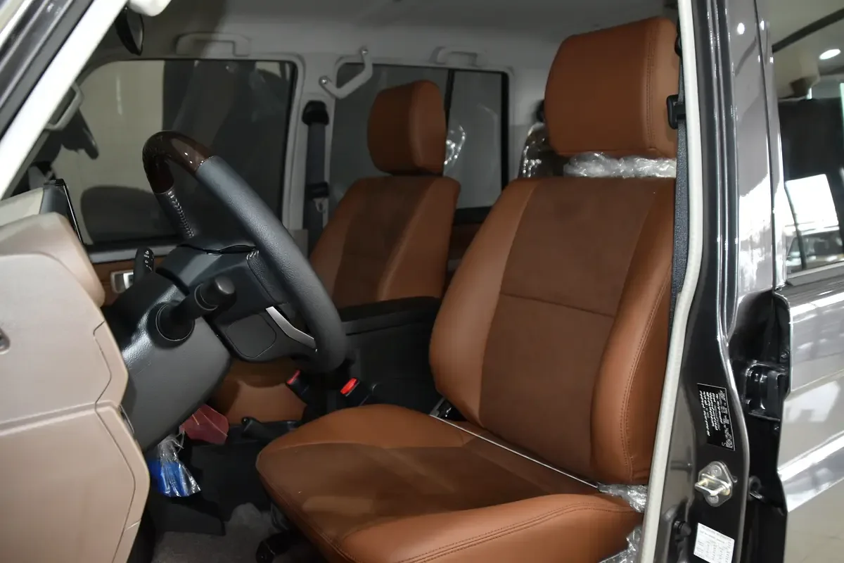 Toyota Land Cruiser 4.0 AT AWD (228 حصان) - 11