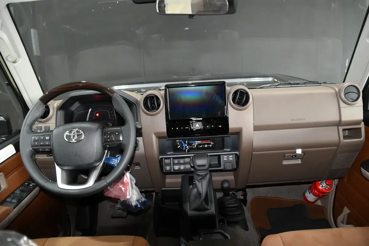Toyota Land Cruiser 4.0 AT AWD (228 حصان) - 19