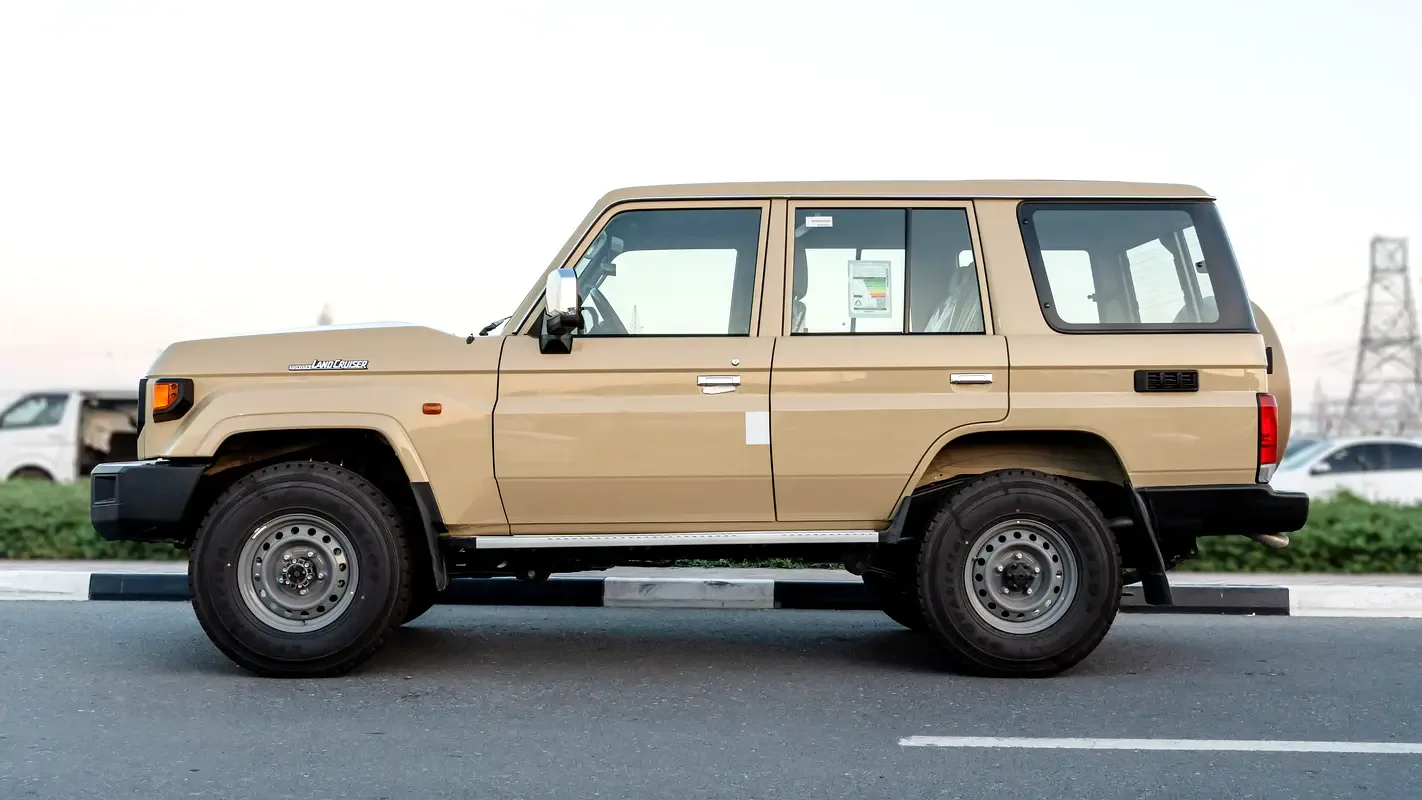 Toyota Land Cruiser 4.0 AT AWD (228 حصان) - 3