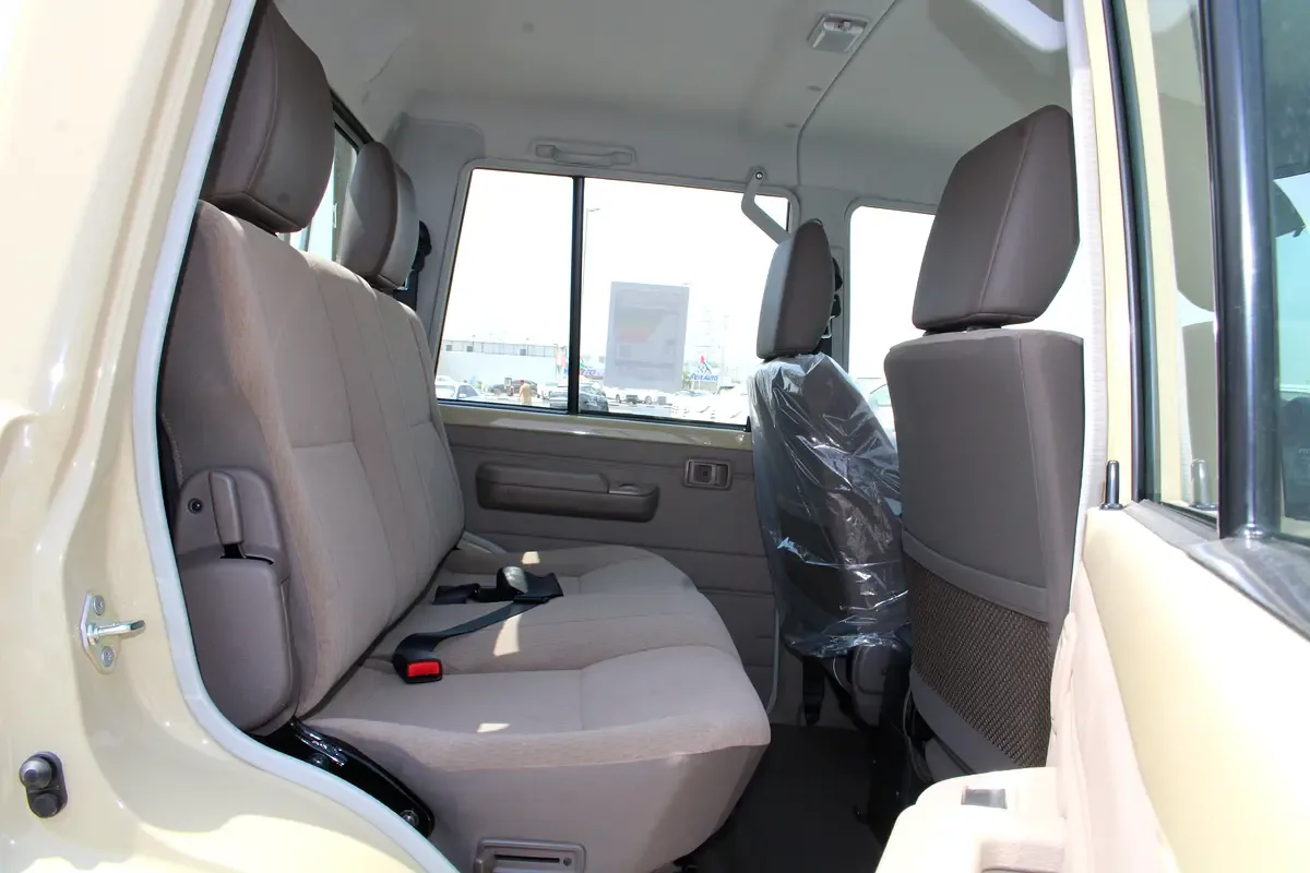Toyota Land Cruiser 4.0 AT AWD (228 hp) - 15