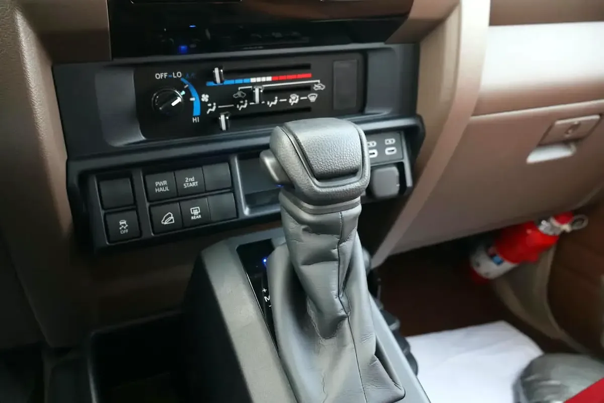 Toyota Land Cruiser 4.0 AT AWD (228 حصان) - 13
