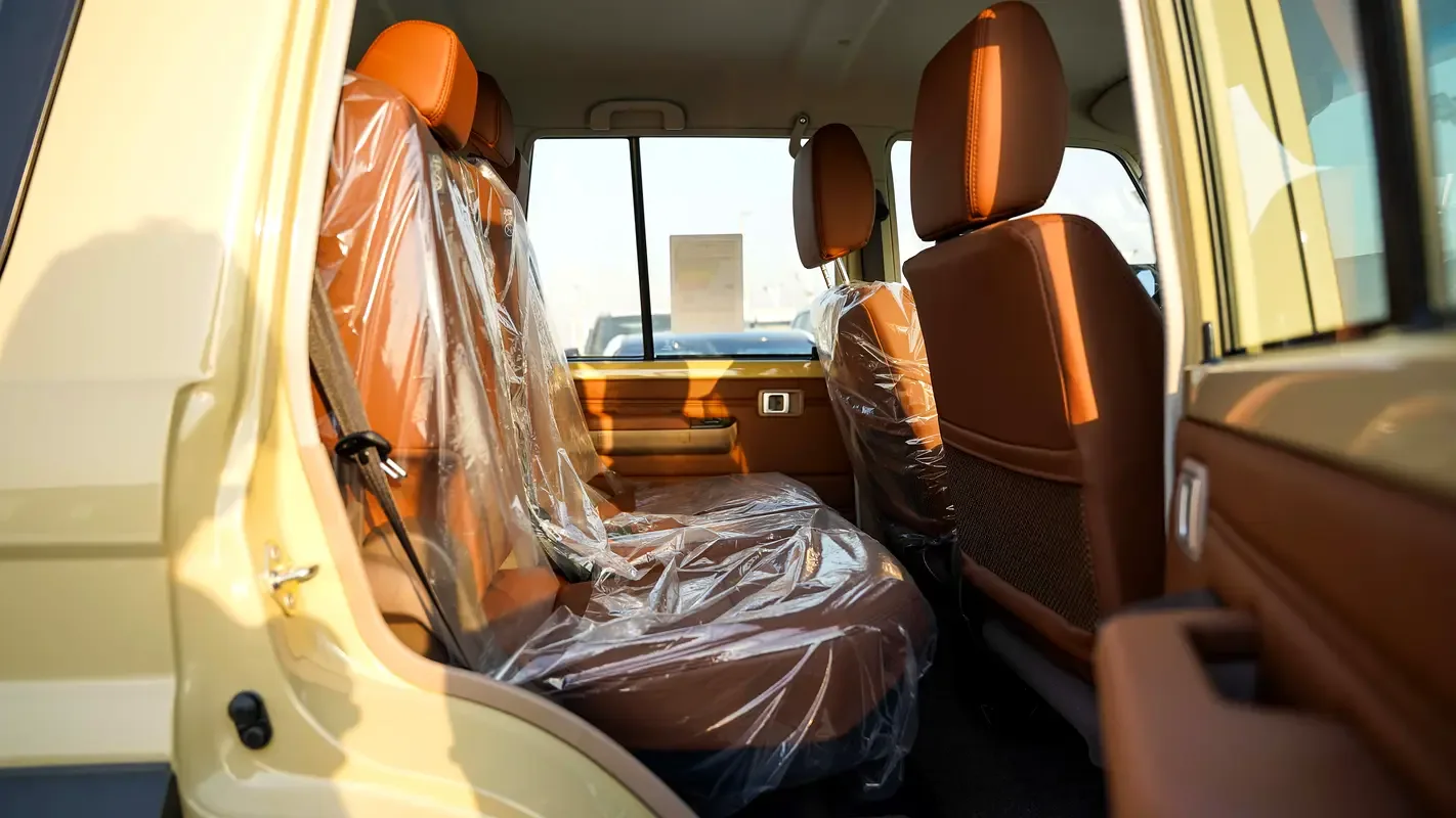 Toyota Land Cruiser 4.0 AT AWD (228 hp) - 12