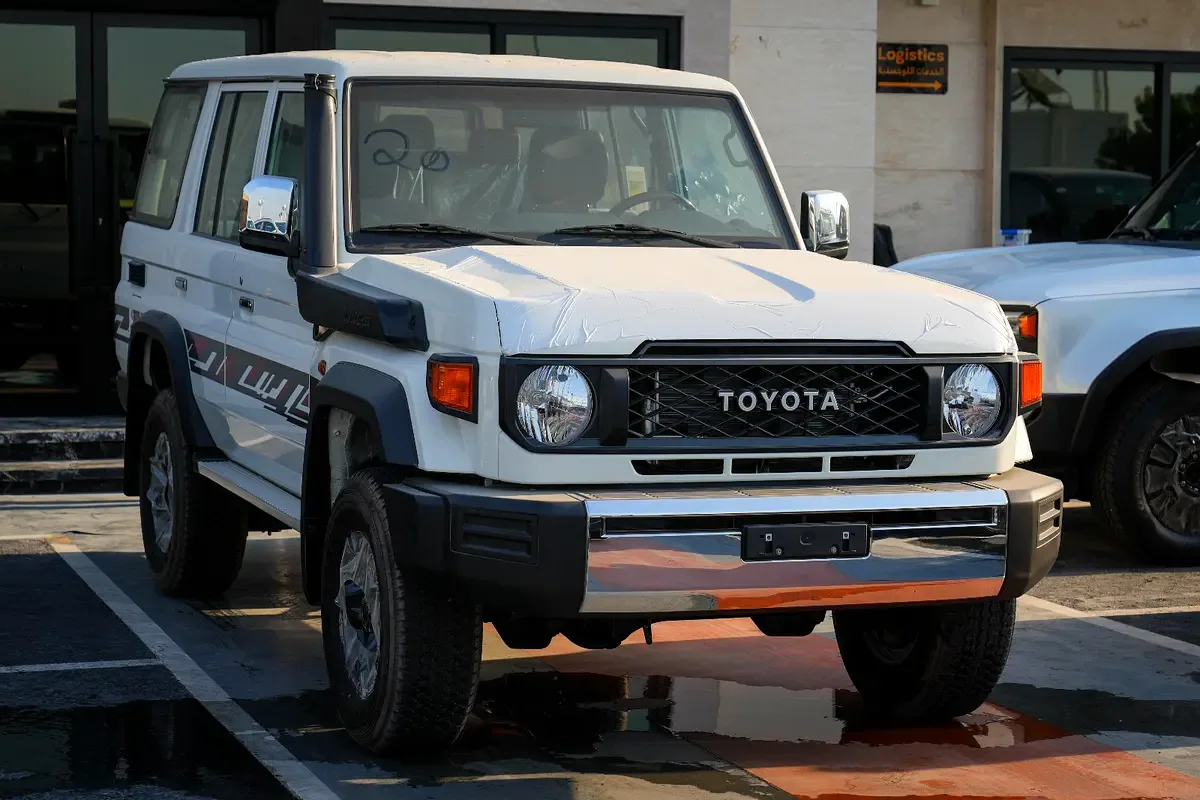 Toyota Land Cruiser 4.0 MT 4WD (228 hp)