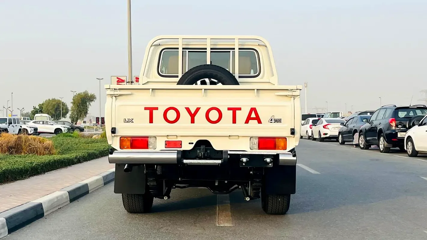 Toyota Land Cruiser 4.5 MT 4WD (205 حصان) - 4