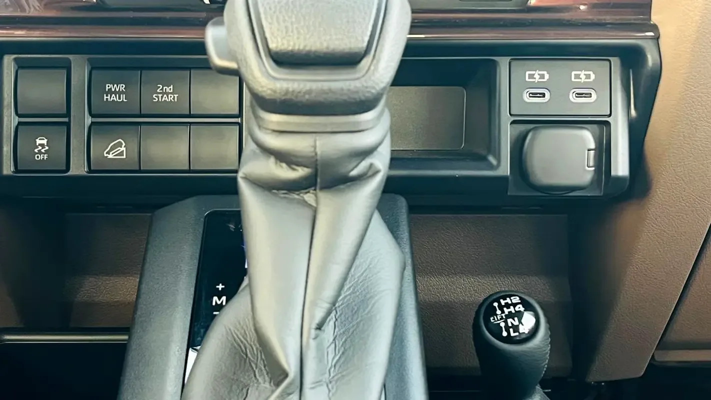 Toyota Land Cruiser 4.5 MT 4WD (205 حصان) - 8