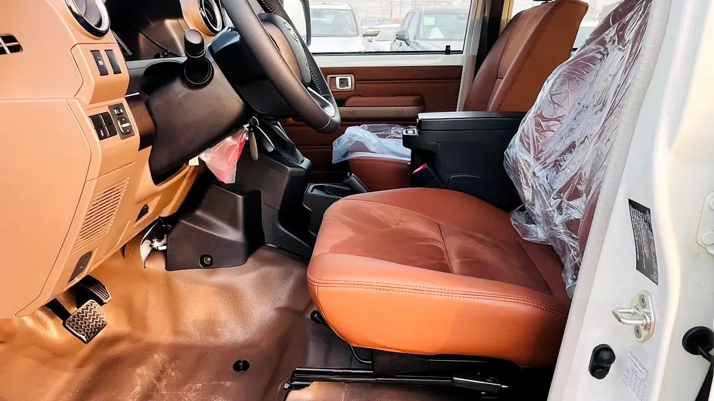 Toyota Land Cruiser 4.5 MT 4WD (205 حصان) - 16