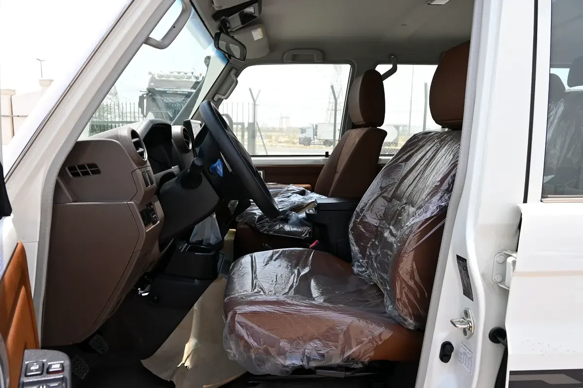 Toyota Land Cruiser 4.5 MT 4WD (205 حصان) - 4