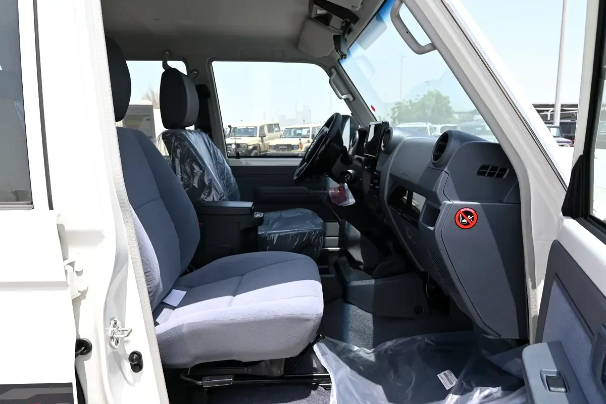 Toyota Land Cruiser 4.5 MT 4WD (205 حصان) - 8