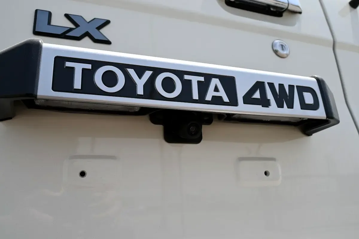 Toyota Land Cruiser 4.5 MT 4WD (205 حصان) - 9