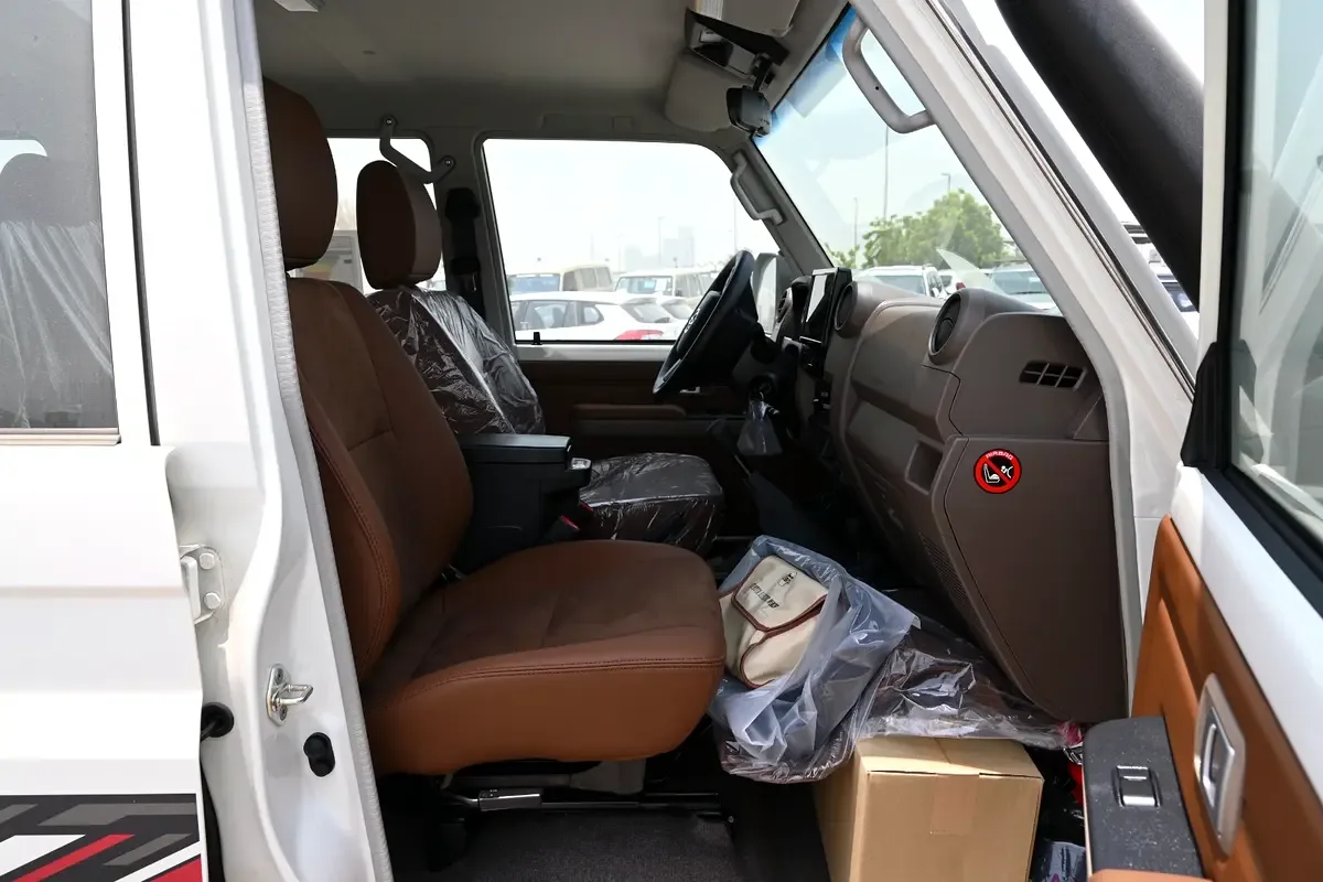Toyota Land Cruiser 4.5 MT 4WD (205 حصان) - 8