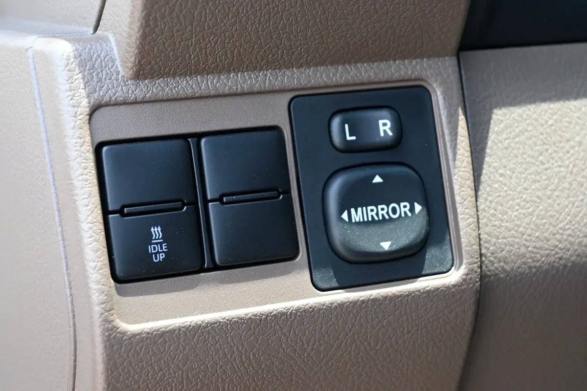 Toyota Land Cruiser 4.5 MT 4WD (205 حصان) - 12