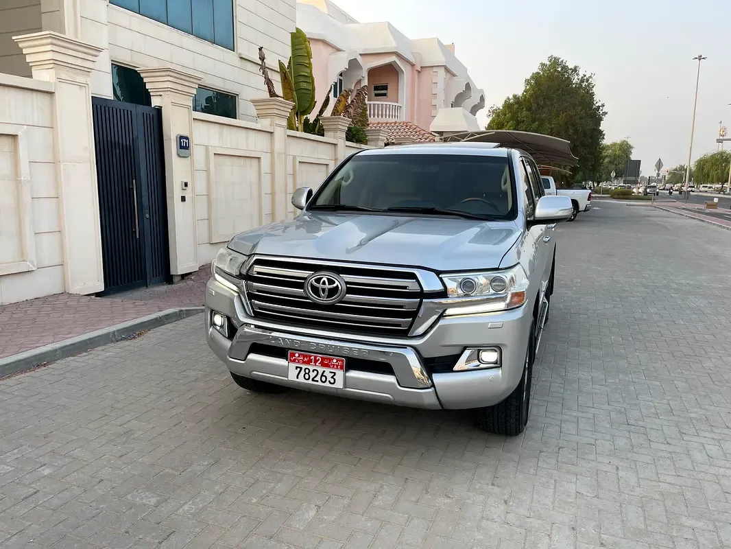 Toyota Land Cruiser 4.6 AT (309 hp)