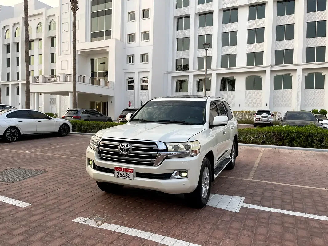 Toyota Land Cruiser 4.6 AT (309 hp)
