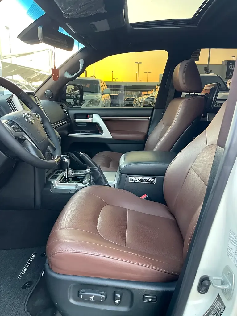 Toyota Land Cruiser 4.6 AT (309 حصان) - 11