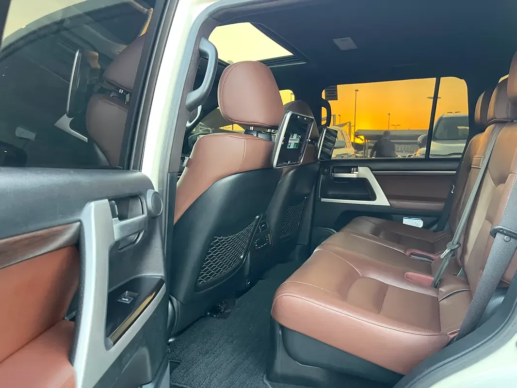 Toyota Land Cruiser 4.6 AT (309 حصان) - 12