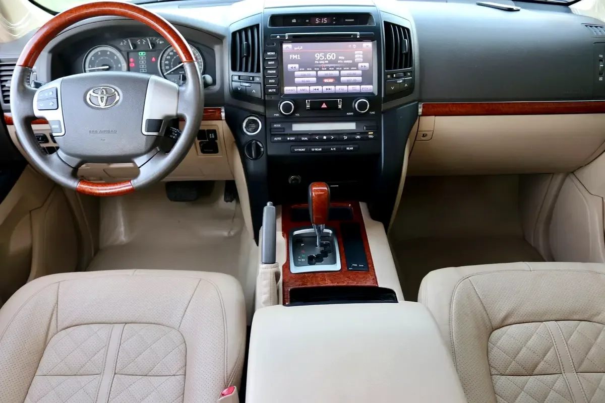 Toyota Land Cruiser 4.6 AT (309 حصان) - 3