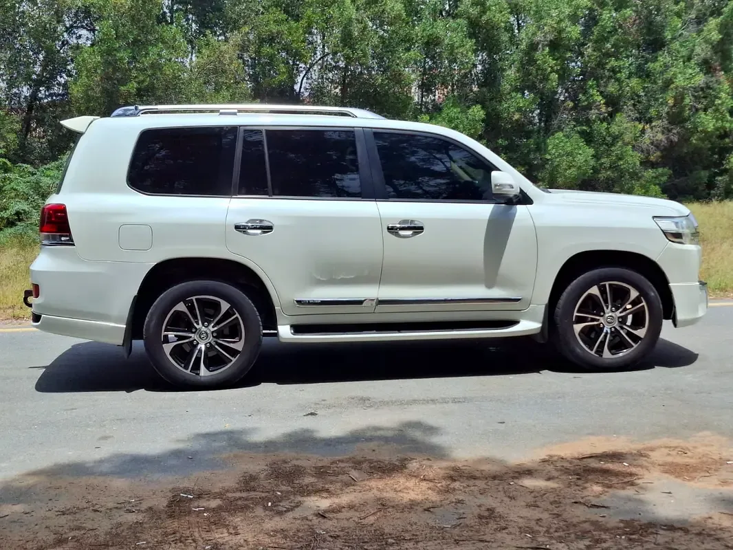 Toyota Land Cruiser 4.6 AT (309 hp) - 5