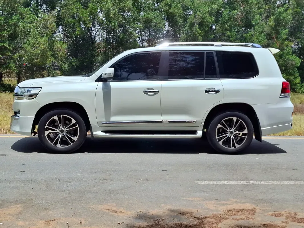 Toyota Land Cruiser 4.6 AT (309 hp) - 6