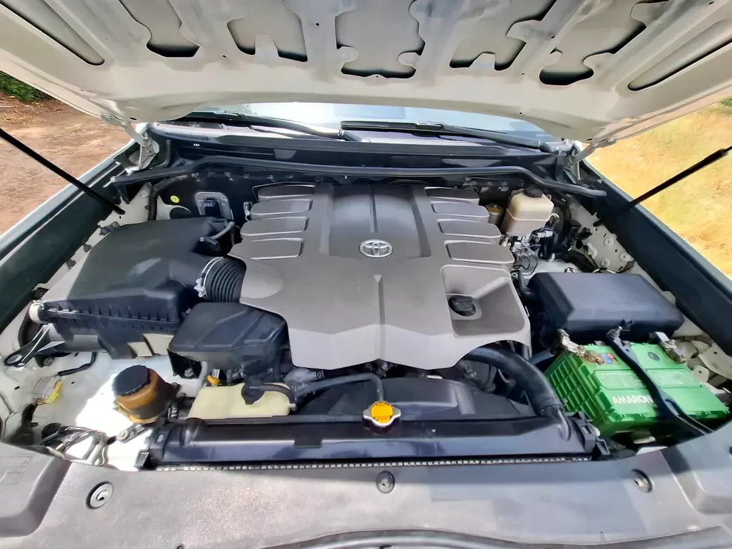 Toyota Land Cruiser 4.6 AT (309 hp) - 12