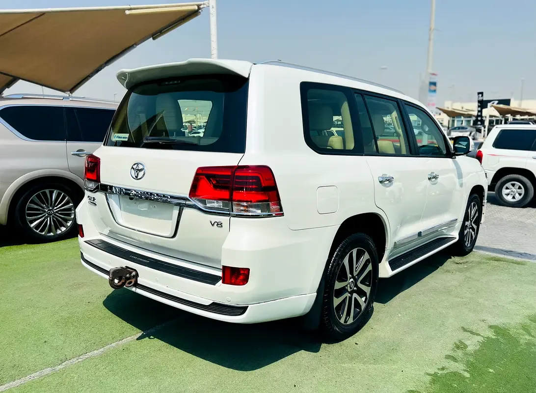 Toyota Land Cruiser 4.6 AT (309 حصان) - 4