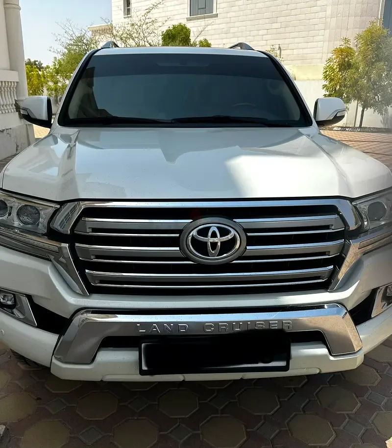 Toyota Land Cruiser 4.6 AT (309 حصان) - 2