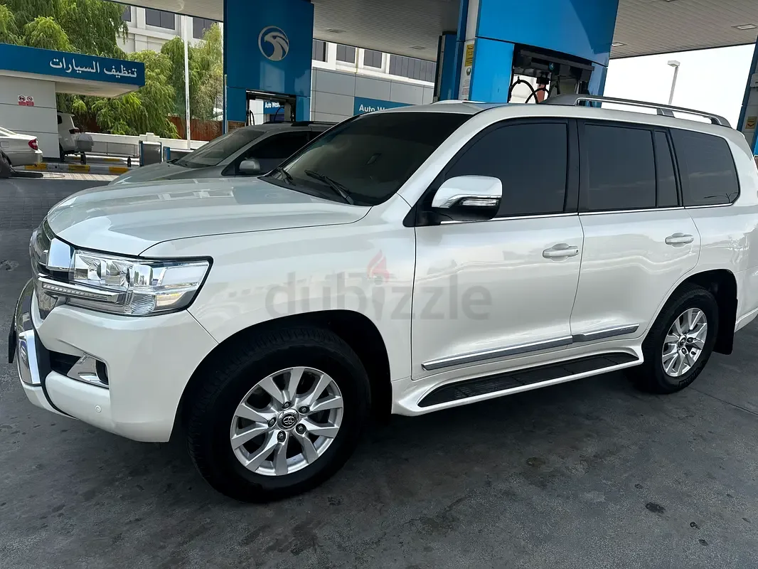 Toyota Land Cruiser 4.6 AT (309 حصان)