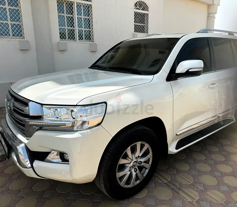Toyota Land Cruiser 4.6 AT (309 حصان) - 4