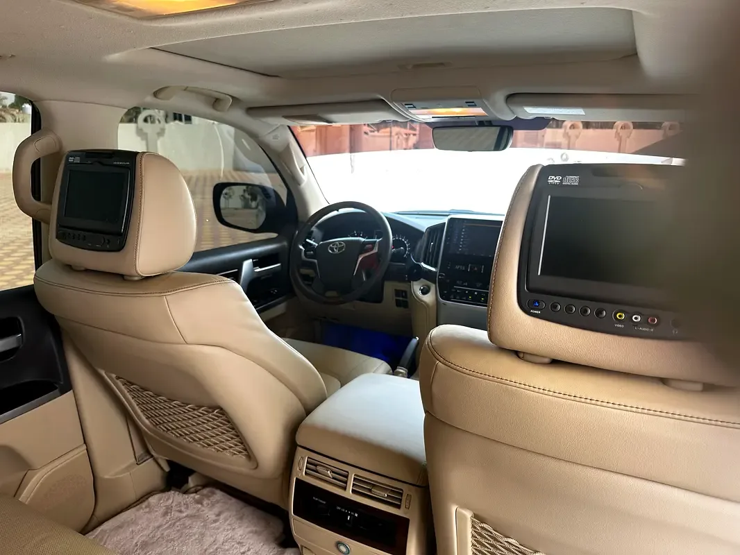 Toyota Land Cruiser 4.6 AT (309 حصان) - 10