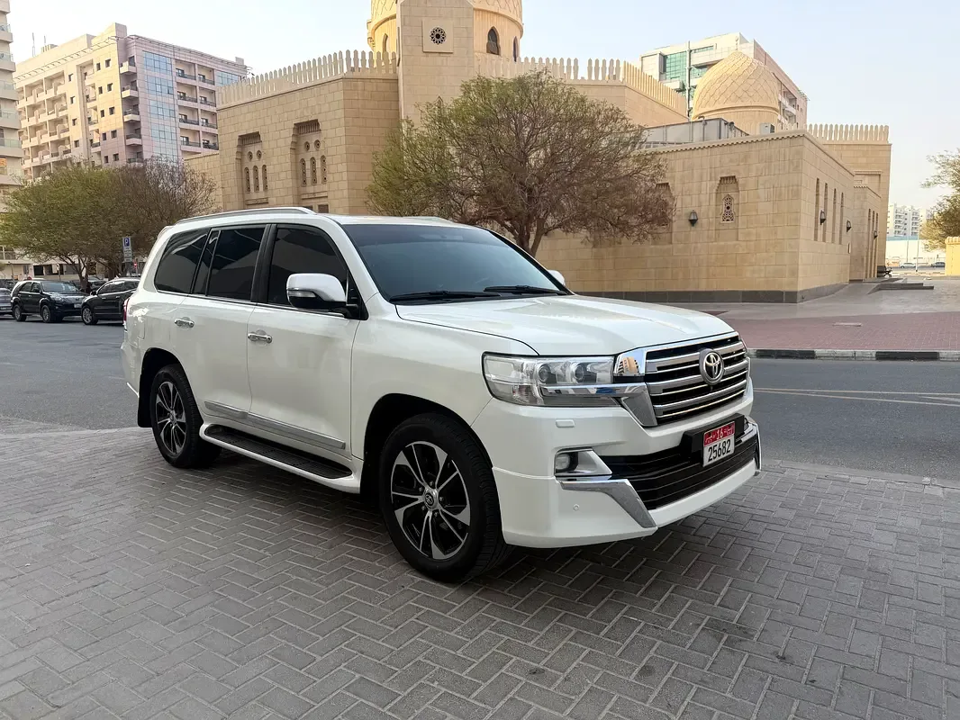 Toyota Land Cruiser 4.6 AT (309 حصان)