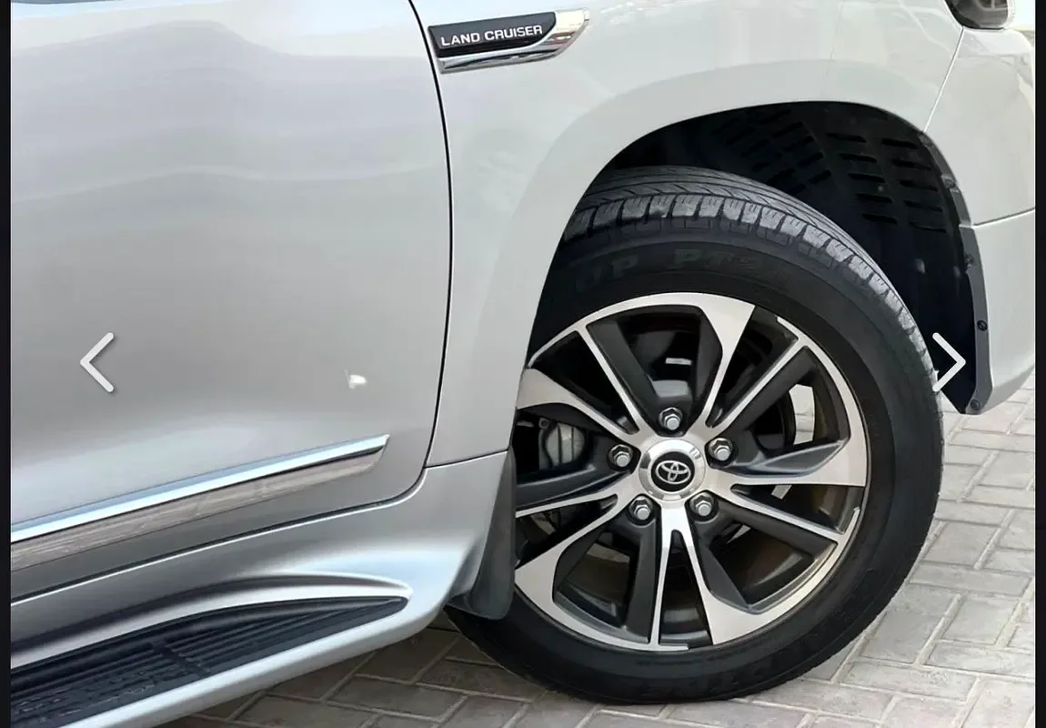 Toyota Land Cruiser 4.6 AT (309 حصان) - 4