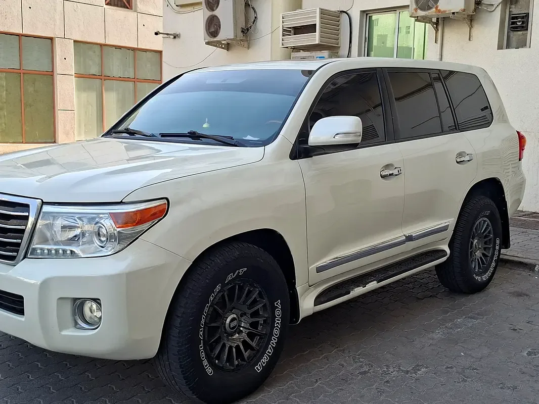Toyota Land Cruiser 4.6 AT (309 حصان) - 2