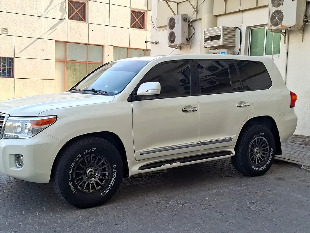 Toyota Land Cruiser 4.6 AT (309 حصان) - 4