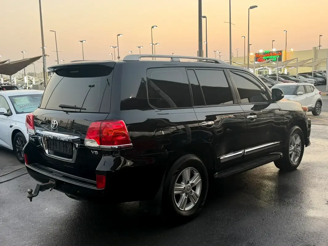 Toyota Land Cruiser 4.6 AT 4WD (5 مقاعد) (309 حصان) - 4