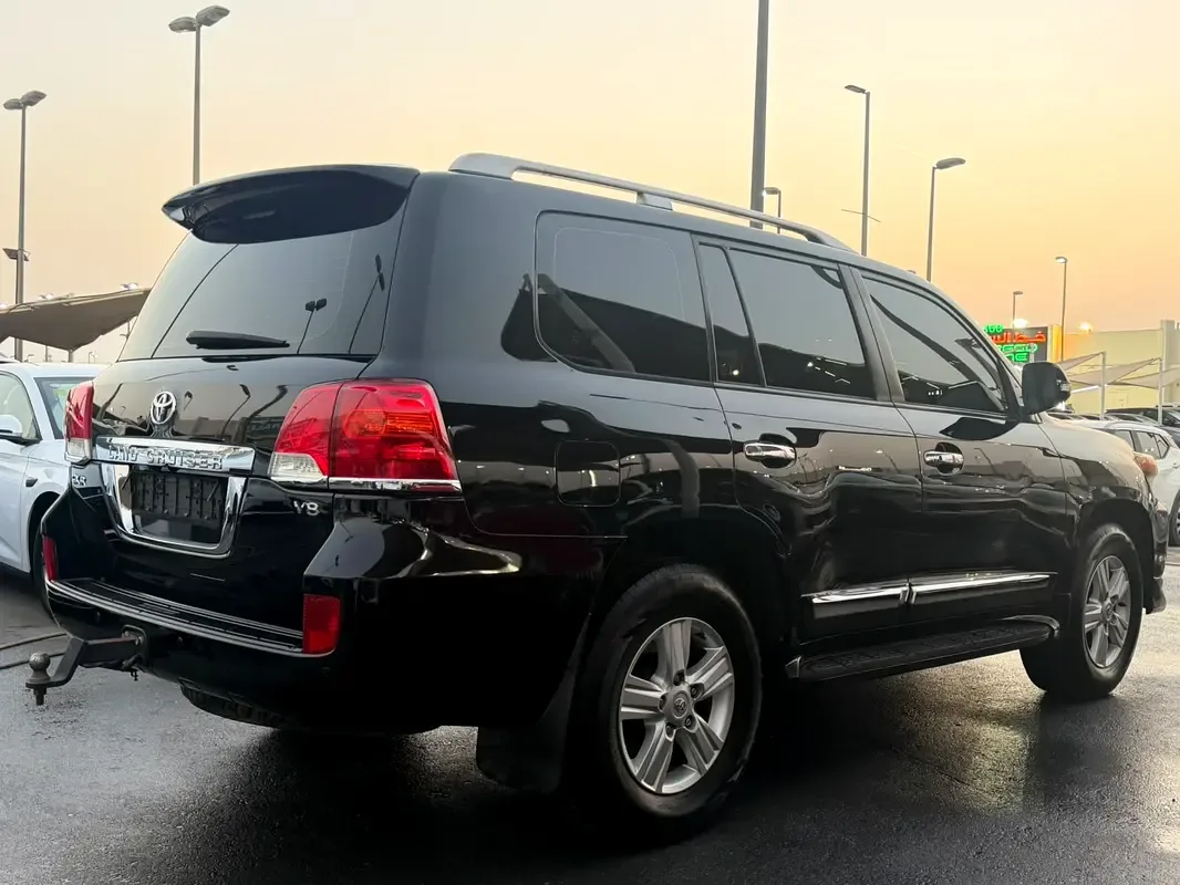 Toyota Land Cruiser 4.6 AT 4WD (5 مقاعد) (309 حصان) - 7