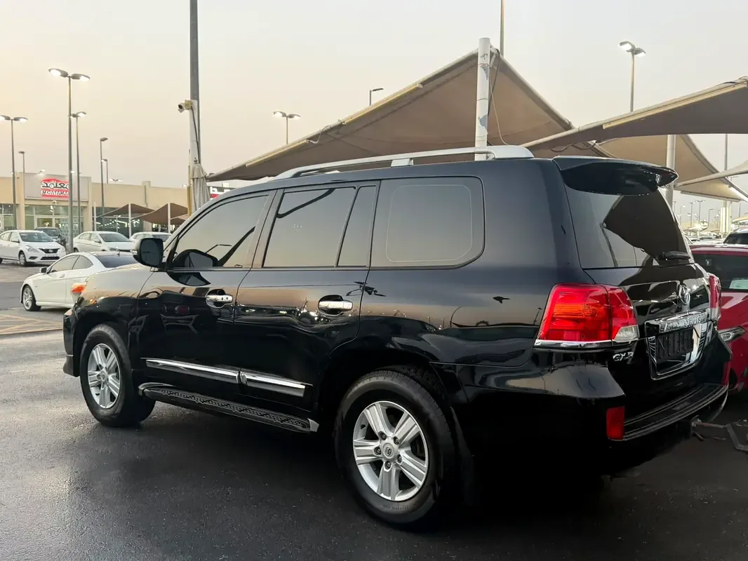Toyota Land Cruiser 4.6 AT 4WD (5 مقاعد) (309 حصان) - 6