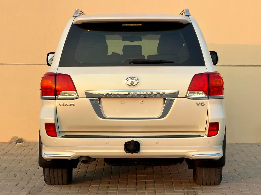 Toyota Land Cruiser 4.6 AT 4WD (5 مقاعد) (309 حصان) - 2