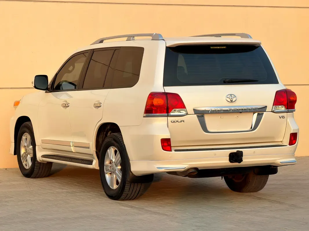 Toyota Land Cruiser 4.6 AT 4WD (5 مقاعد) (309 حصان) - 3