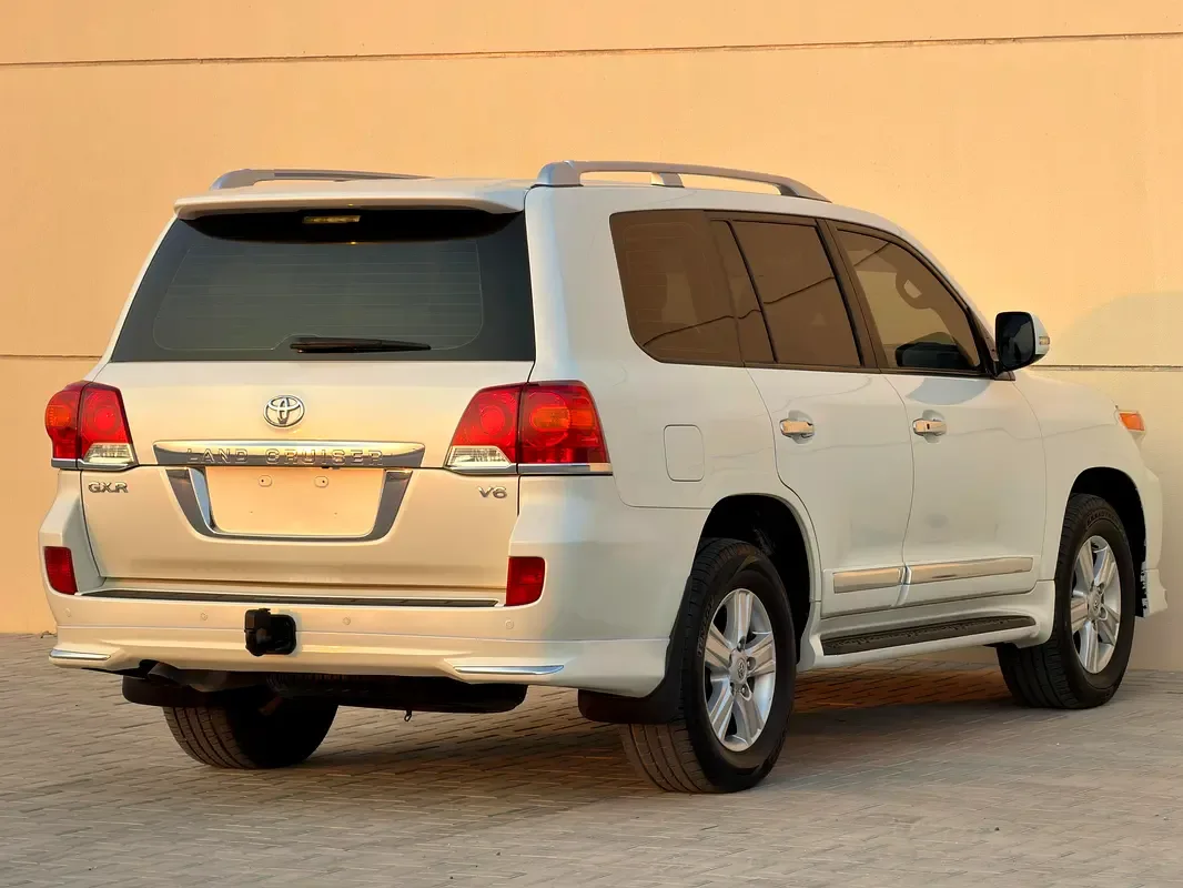 Toyota Land Cruiser 4.6 AT 4WD (5 مقاعد) (309 حصان) - 5