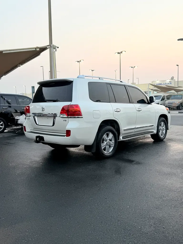 Toyota Land Cruiser 4.6 AT 4WD (5 places) (309 hp) - 5