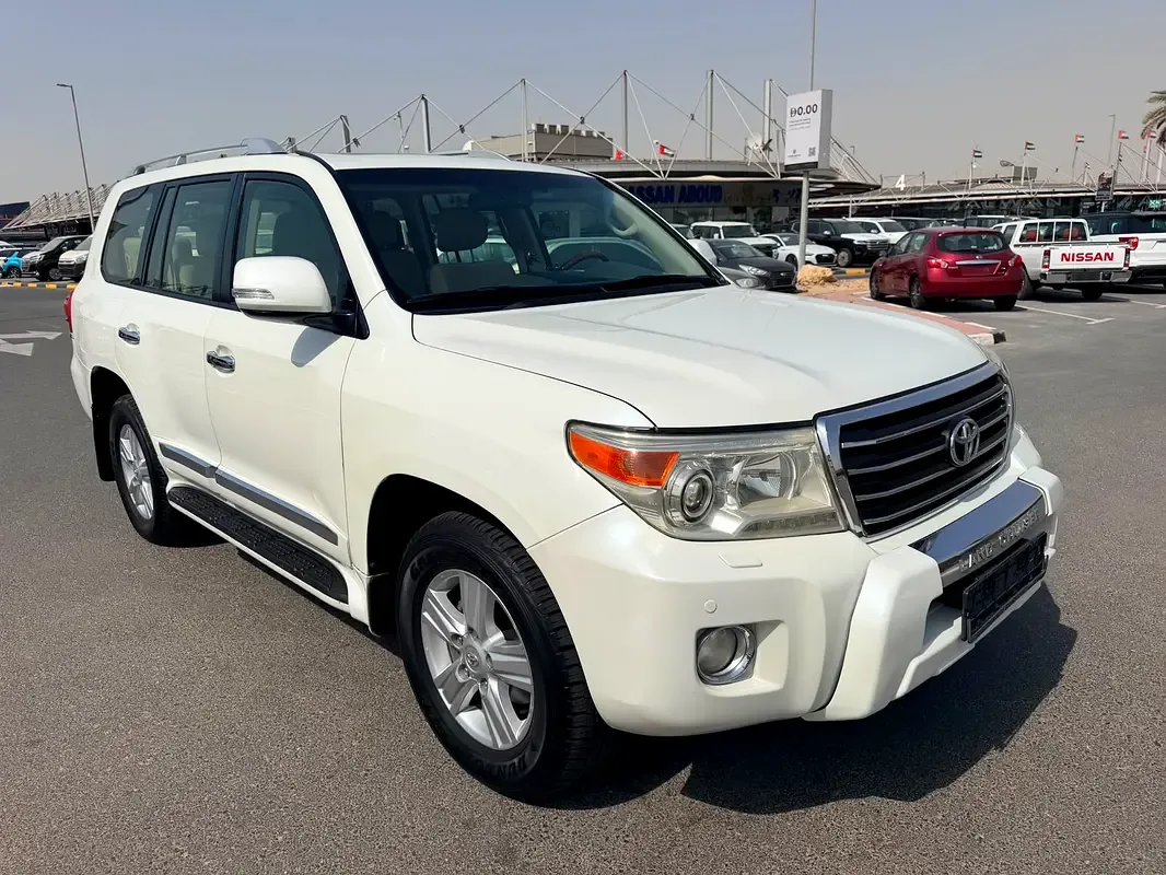 Toyota Land Cruiser 4.6 AT 4WD (5 مقاعد) (309 حصان) - 3