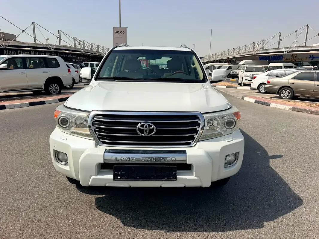 Toyota Land Cruiser 4.6 AT 4WD (5 مقاعد) (309 حصان) - 2