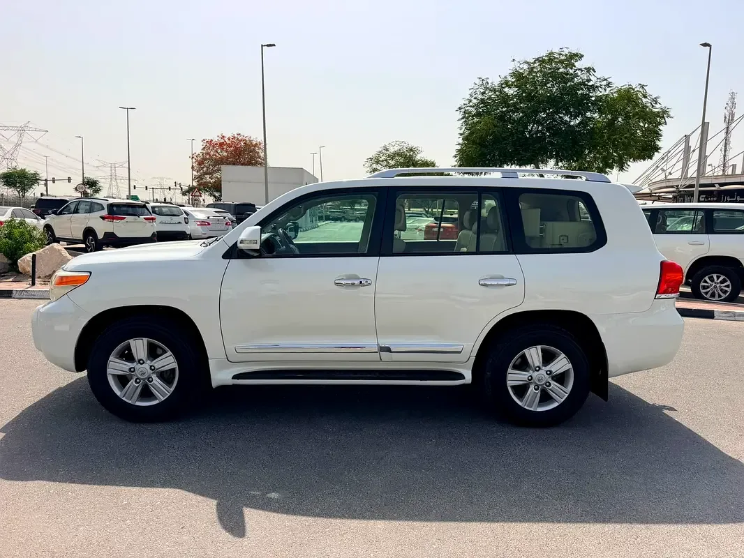 Toyota Land Cruiser 4.6 AT 4WD (5 مقاعد) (309 حصان) - 5