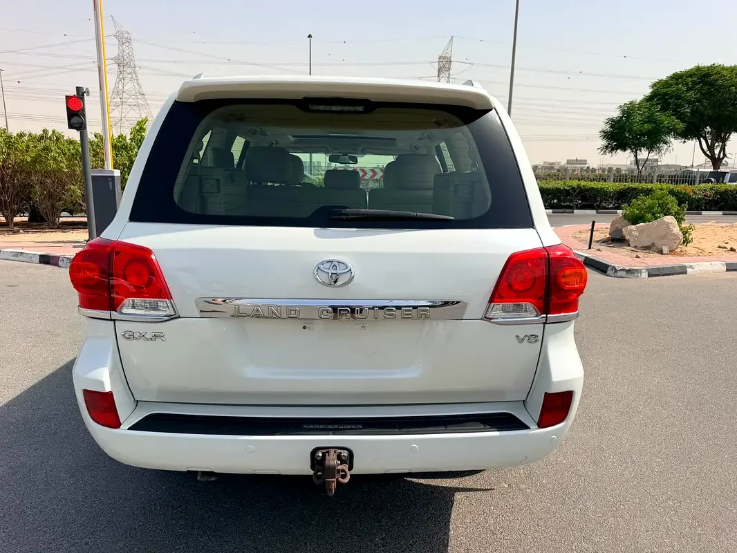 Toyota Land Cruiser 4.6 AT 4WD (5 مقاعد) (309 حصان) - 7