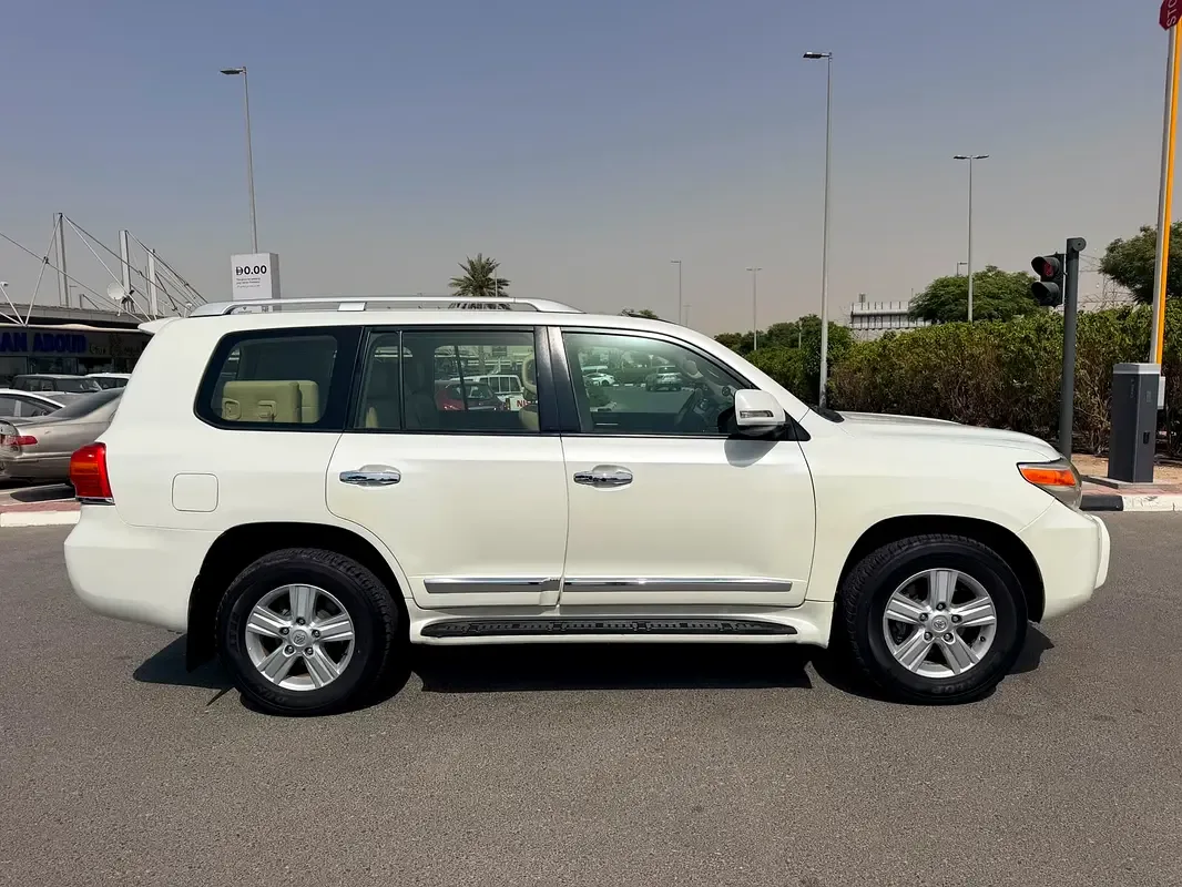 Toyota Land Cruiser 4.6 AT 4WD (5 مقاعد) (309 حصان) - 4